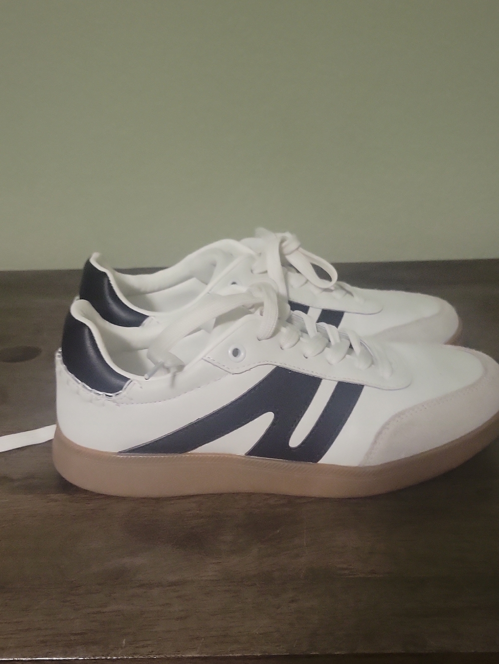 Women's LUCKY STEP AIR COOLED white and Black Low-Top Sneakers